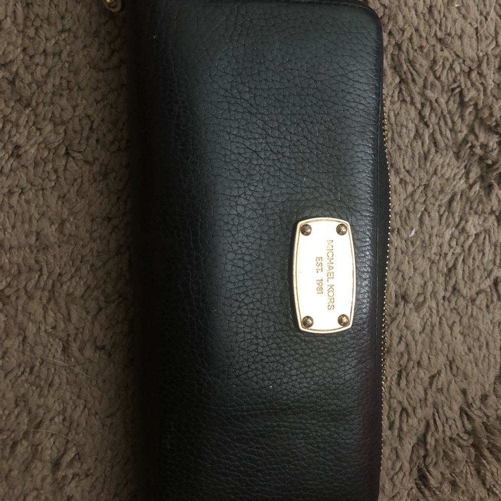 Large Michael Kors Wallet